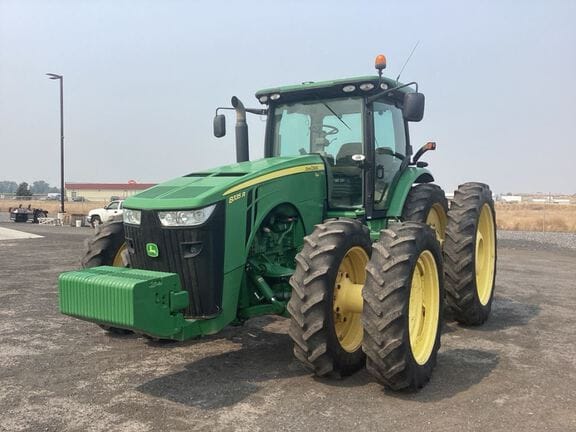 2013 John Deere 8335R Equipment Image0