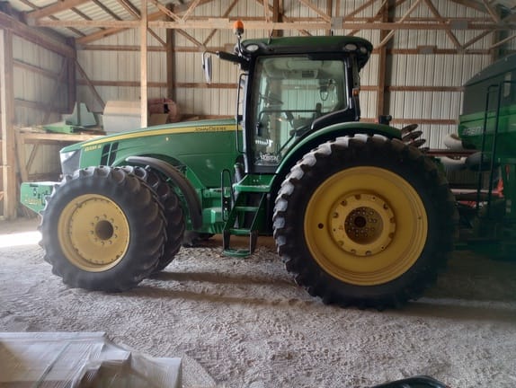 2013 John Deere 8335R Equipment Image0