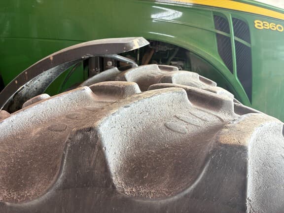 Image of John Deere 8360R equipment image 2