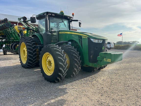 Image of John Deere 8360R equipment image 1