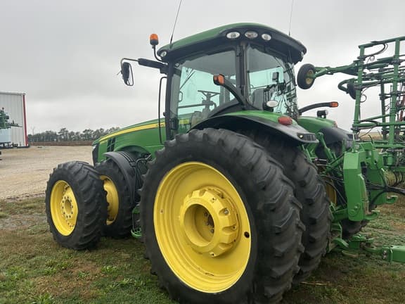 Image of John Deere 8360R equipment image 3
