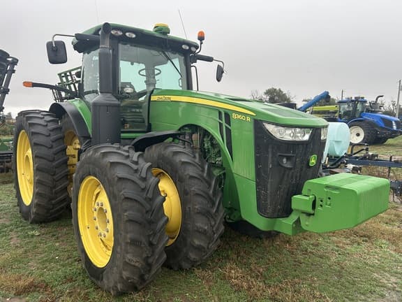 Image of John Deere 8360R equipment image 1