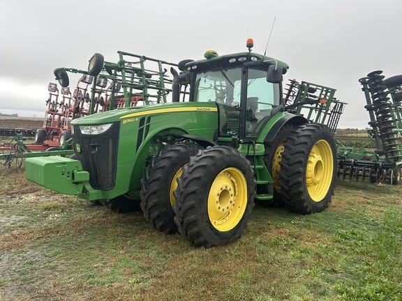 2013 John Deere 8360R Equipment Image0