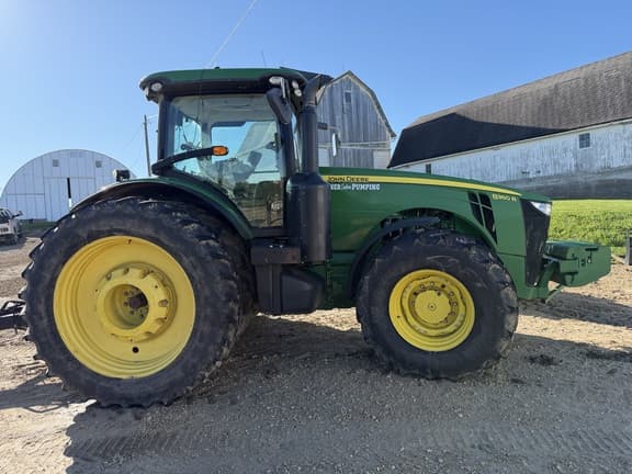 Image of John Deere 8360R equipment image 1