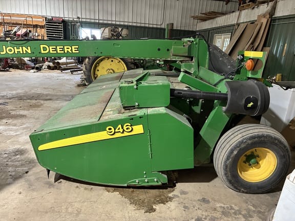 2013 John Deere 946 Equipment Image0