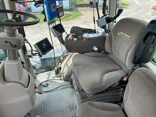 Image of John Deere 9560R equipment image 4
