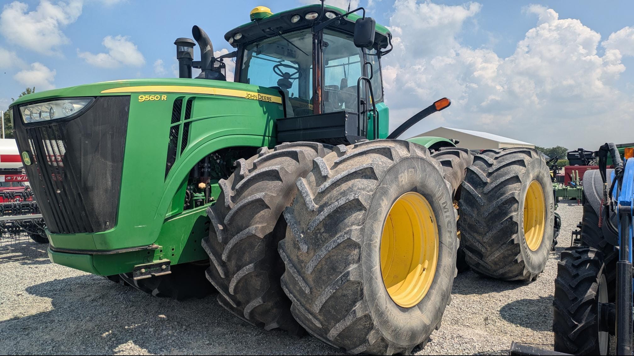 2013 John Deere 9560R Equipment Image0