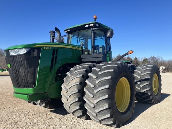 2013 John Deere 9560R Equipment Image0