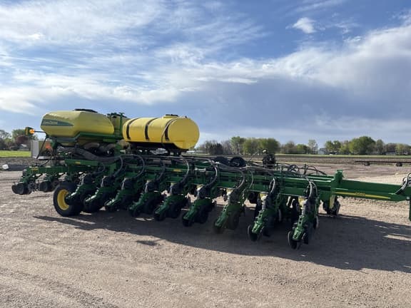 Image of John Deere DB60 equipment image 1