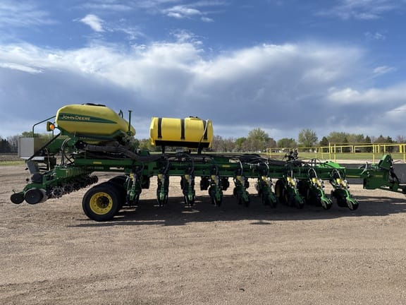 2013 John Deere DB60 Equipment Image0