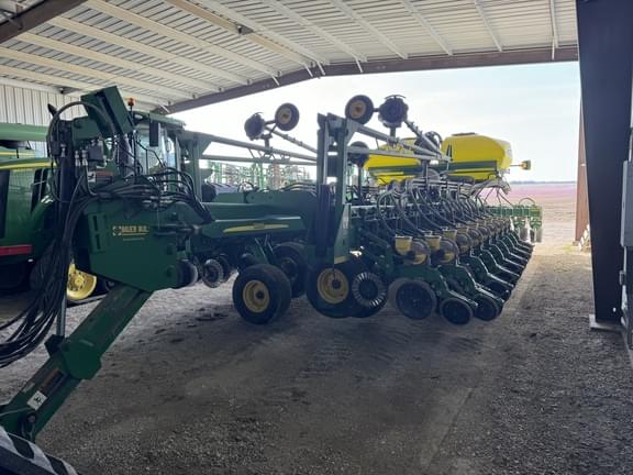 Image of John Deere DB60 equipment image 1