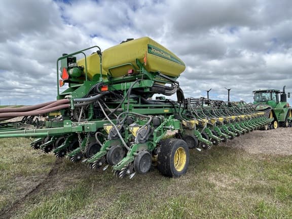 Image of John Deere DB90 equipment image 3