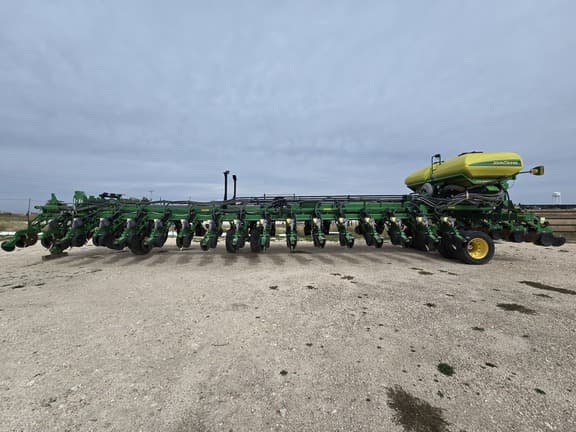 Image of John Deere DB90 equipment image 1