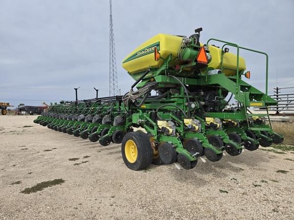 Image of John Deere DB90 equipment image 2