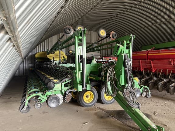 Image of John Deere DB90 equipment image 1