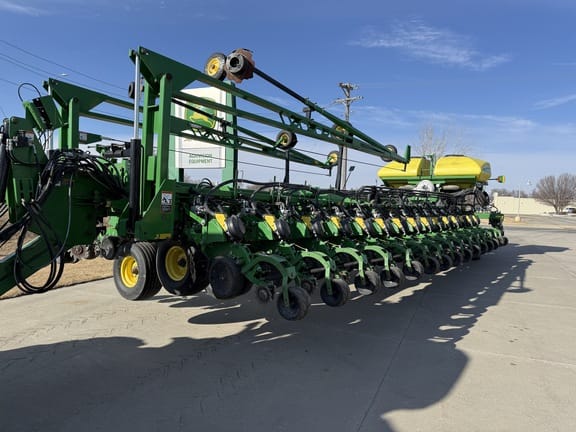 2013 John Deere DB90 Equipment Image0