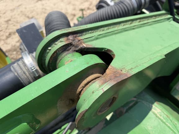 Image of John Deere DR24 equipment image 4