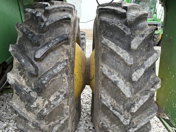 Image of John Deere S660 equipment image 3