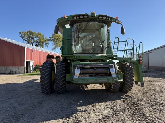 Image of John Deere S660 equipment image 4