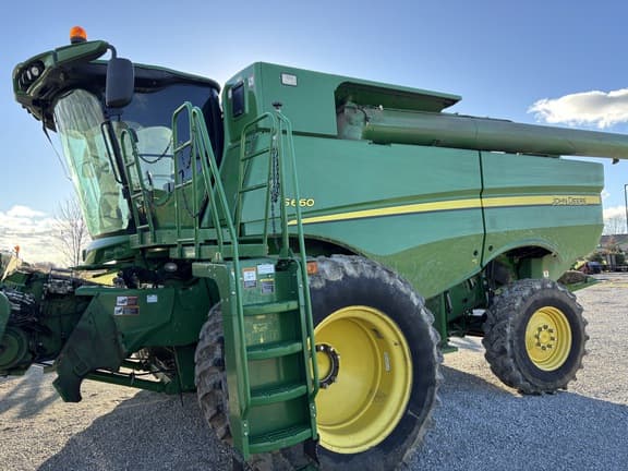 Image of John Deere S660 equipment image 1