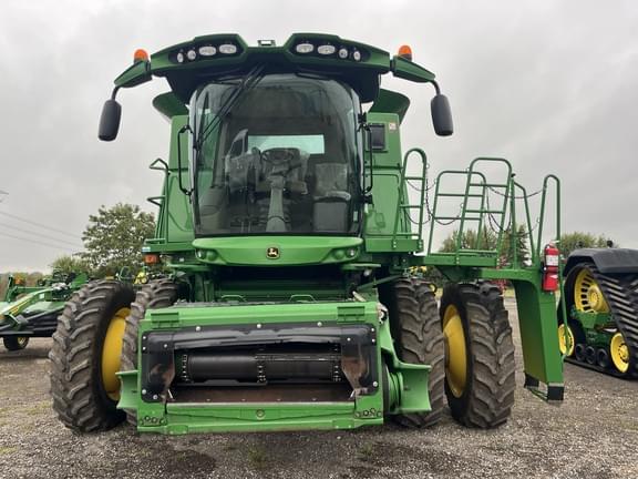 Image of John Deere S660 equipment image 4