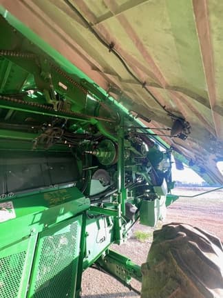 Image of John Deere S660 equipment image 4