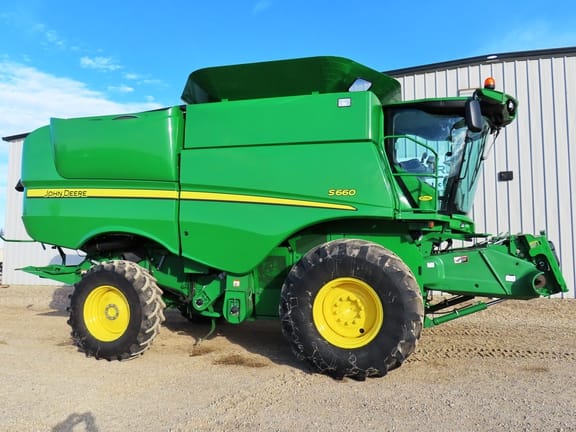 2013 John Deere S660 Equipment Image0