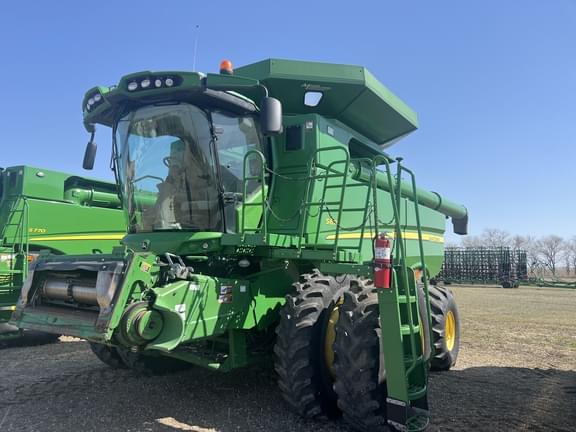 Image of John Deere S670 equipment image 2
