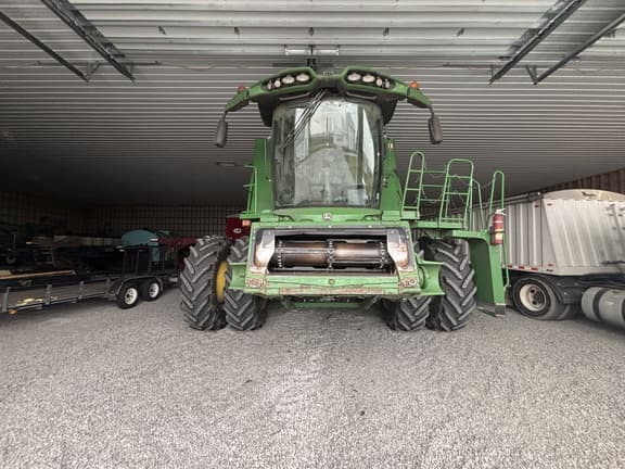 Image of John Deere S670 equipment image 2