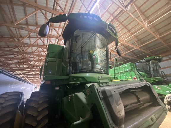 Image of John Deere S670 equipment image 4