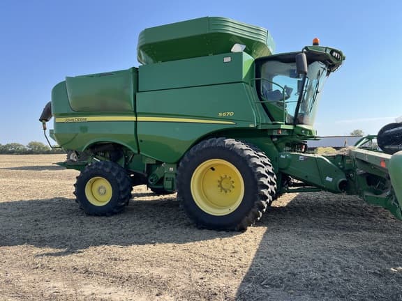 Image of John Deere S670 equipment image 3