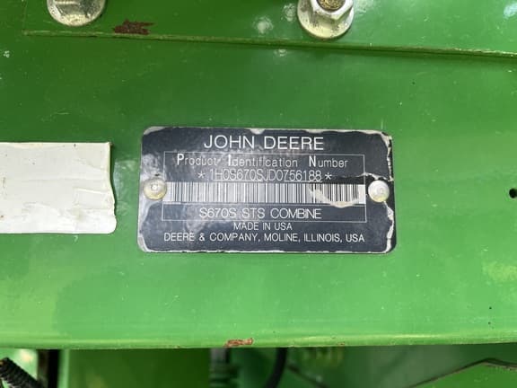 Image of John Deere S670 equipment image 1