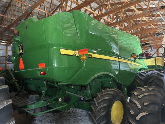 Image of John Deere S670 equipment image 3