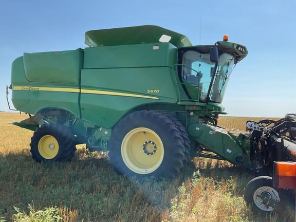Image of John Deere S670 Primary image