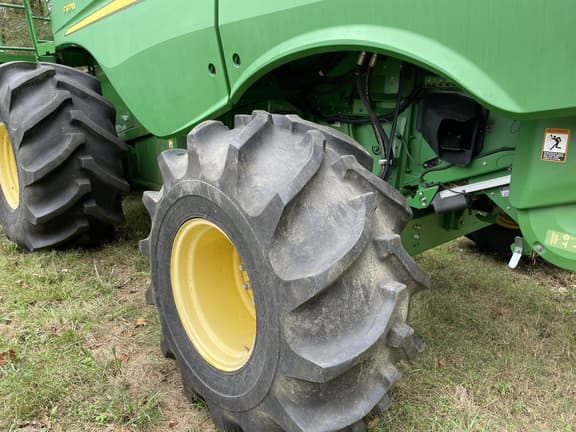Image of John Deere S670 equipment image 4