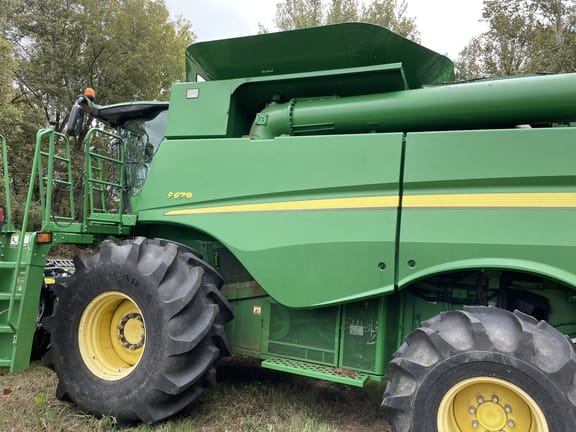 2013 John Deere S670 Equipment Image0