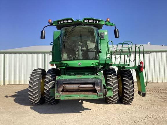 Image of John Deere S670 equipment image 4