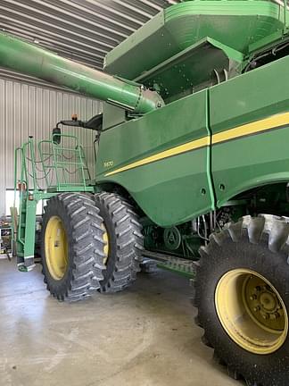 Image of John Deere S670 equipment image 1