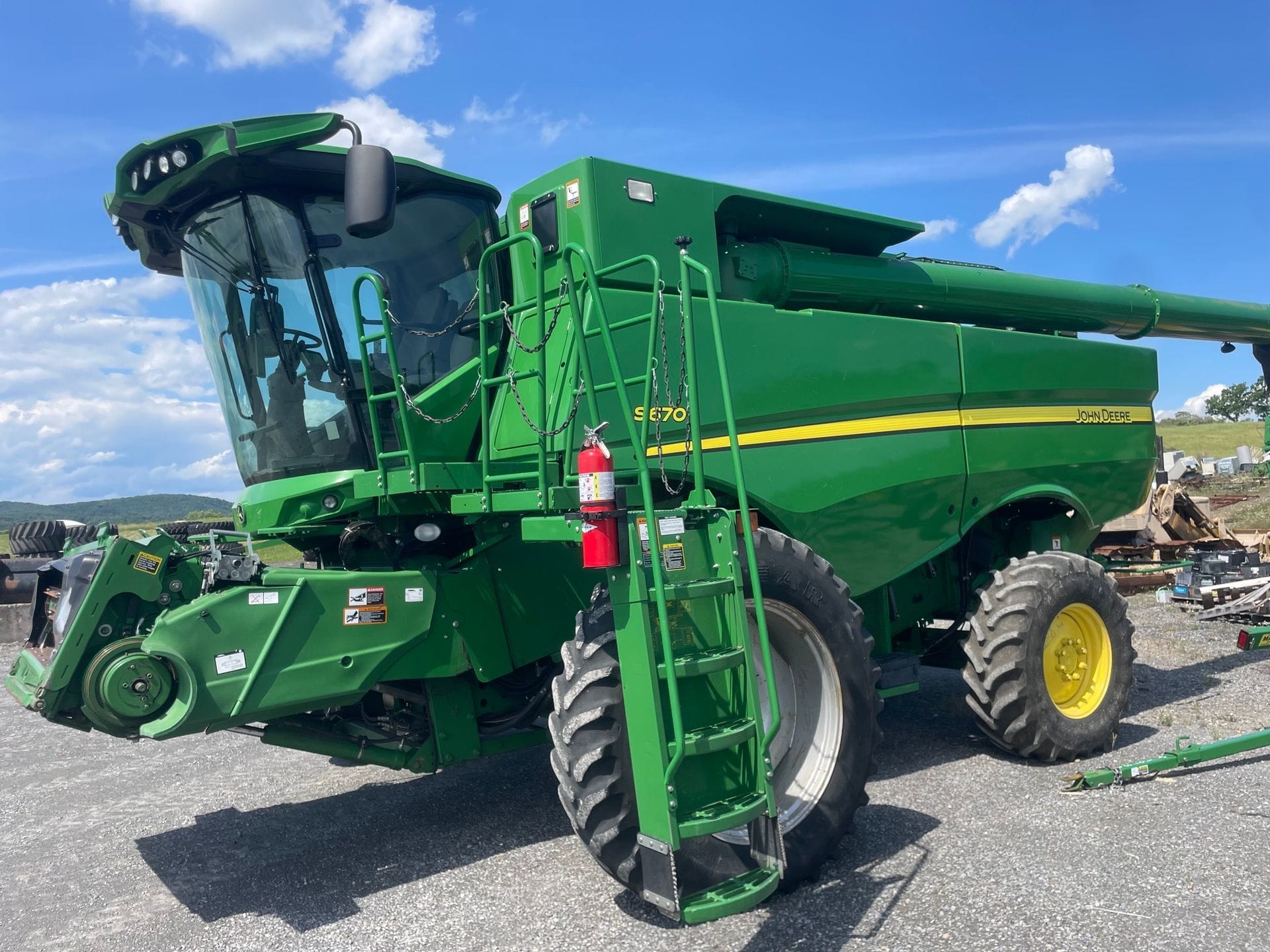 2013 John Deere S670 Equipment Image0