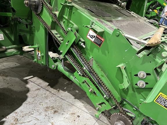 Image of John Deere S670 equipment image 1