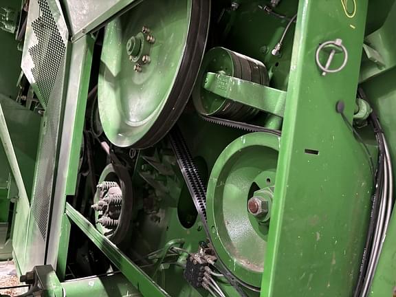 Image of John Deere S670 equipment image 2