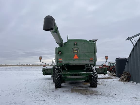 Image of John Deere S670 equipment image 4