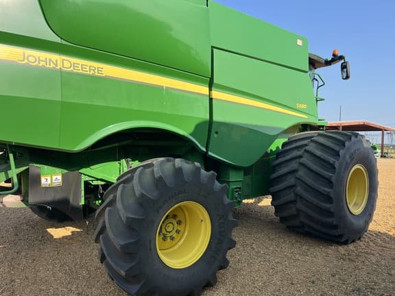 Image of John Deere S680 equipment image 2