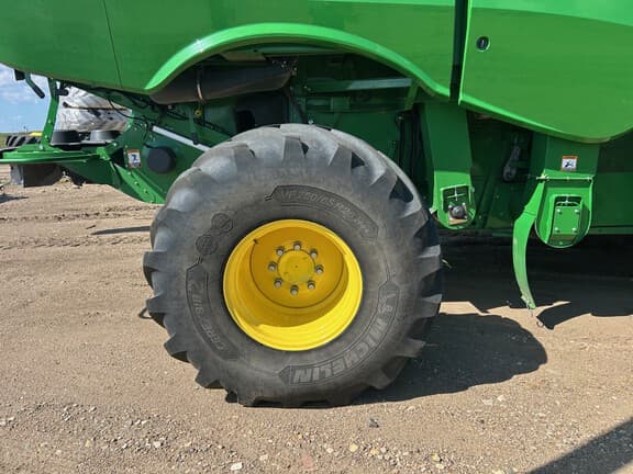 Image of John Deere S680 equipment image 3