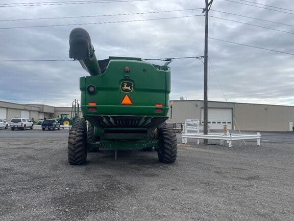 Image of John Deere S680 equipment image 2