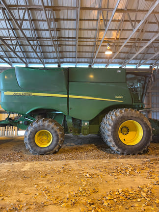 2013 John Deere S680 Equipment Image0
