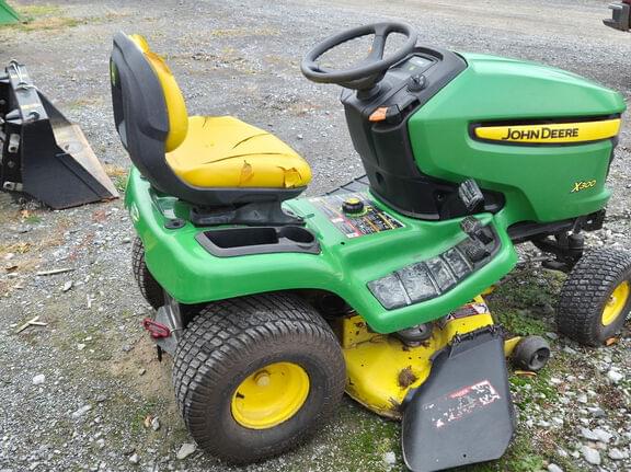 Image of John Deere X300 equipment image 3