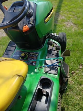 Image of John Deere X300 equipment image 3
