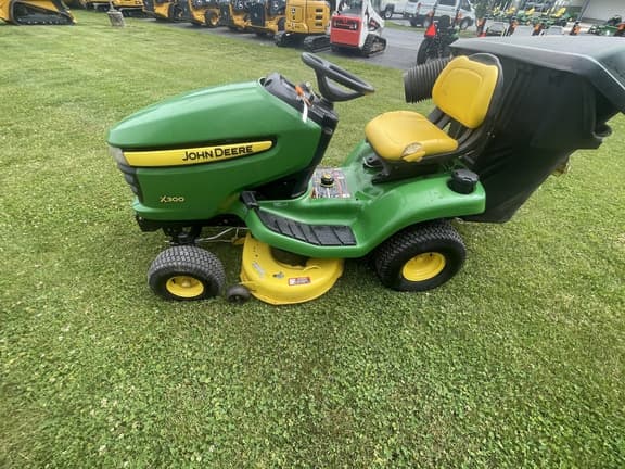 Image of John Deere X300 equipment image 3