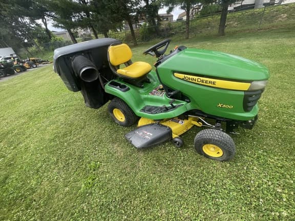 Image of John Deere X300 equipment image 1